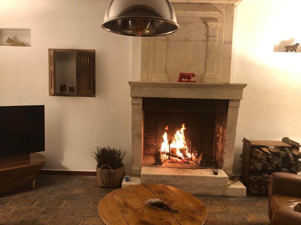 Le Mas de Trévouse Saint-Saturnin-lès-Avignon Extérieur photo