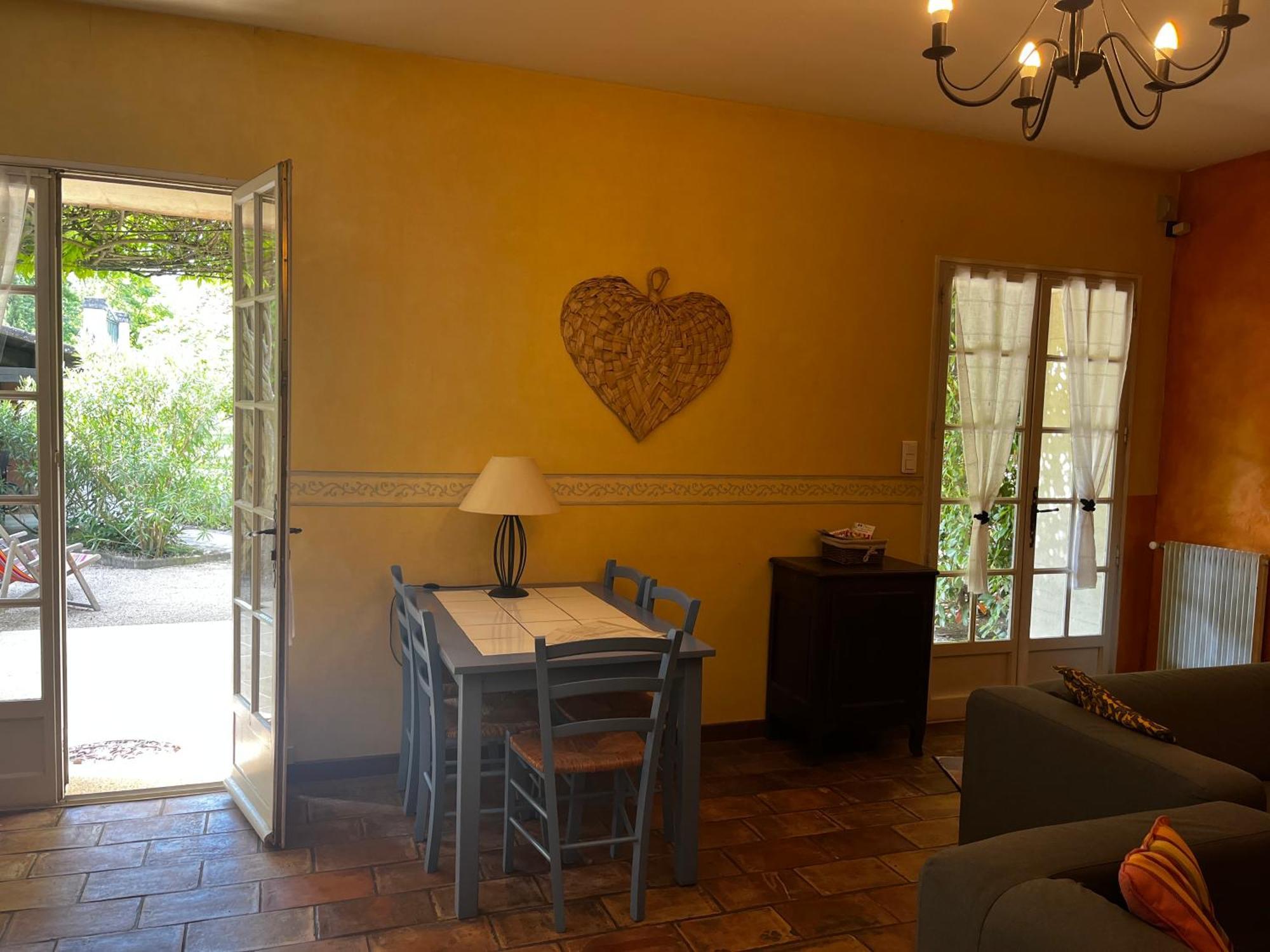 Le Mas de Trévouse Saint-Saturnin-lès-Avignon Extérieur photo