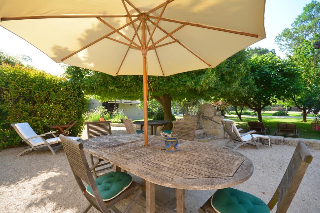 Le Mas de Trévouse Saint-Saturnin-lès-Avignon Extérieur photo