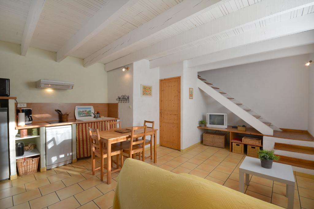 Le Mas de Trévouse Saint-Saturnin-lès-Avignon Extérieur photo
