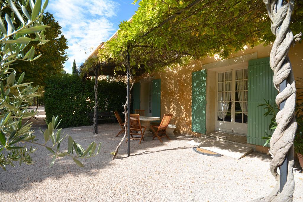 Le Mas de Trévouse Saint-Saturnin-lès-Avignon Extérieur photo