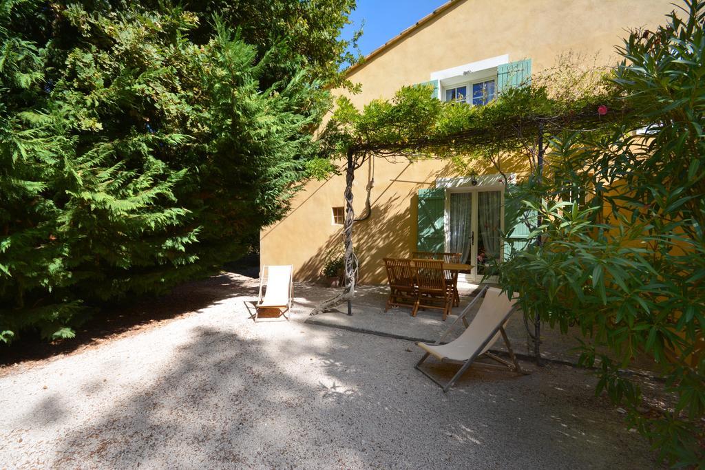 Le Mas de Trévouse Saint-Saturnin-lès-Avignon Extérieur photo