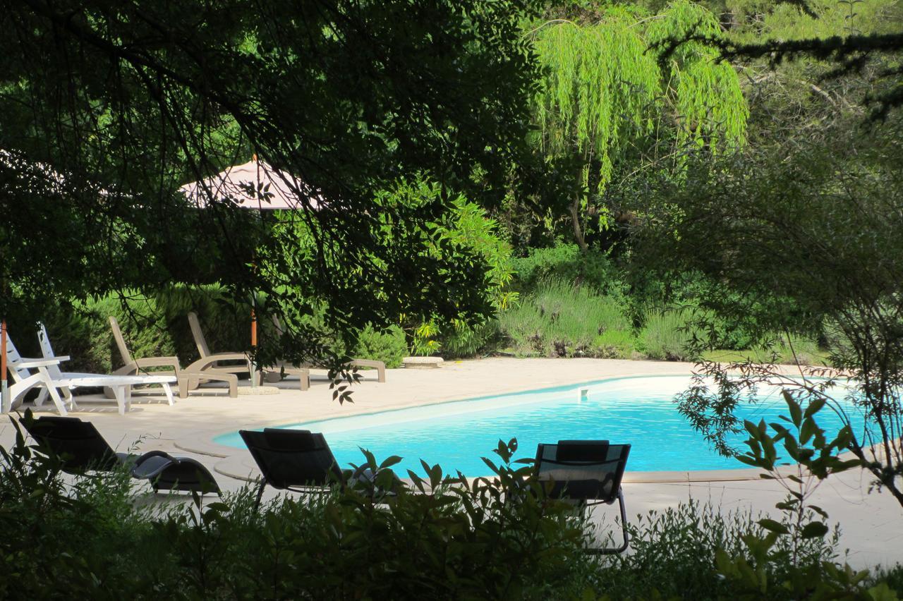 Le Mas de Trévouse Saint-Saturnin-lès-Avignon Extérieur photo